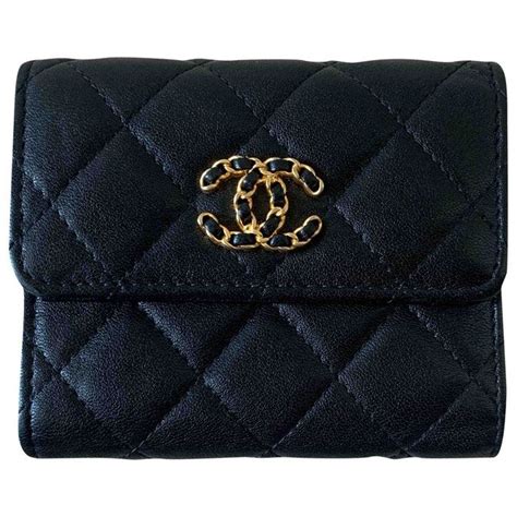 vestiaire Chanel wallet